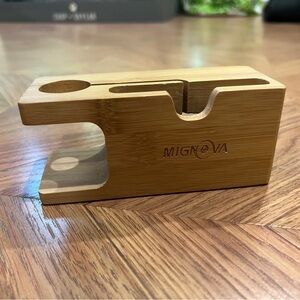 Mignova Bamboo Phone and Apple Watch charging stand